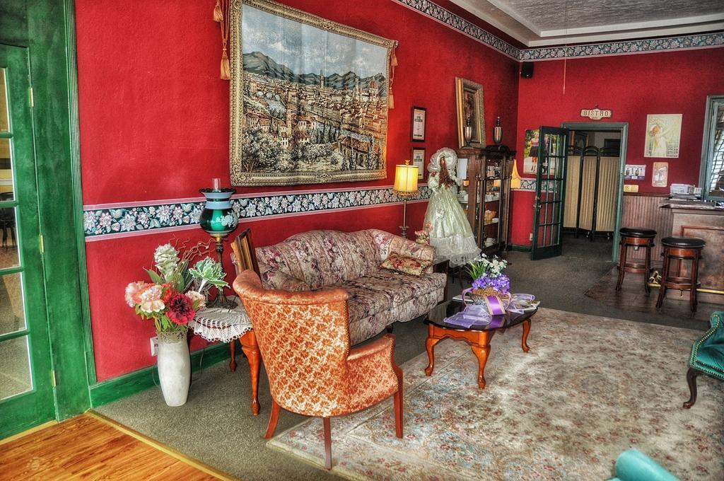 La Plaza Historic Hotel & Restaurant วาลเซนเบิร์ก ภายนอก รูปภาพ