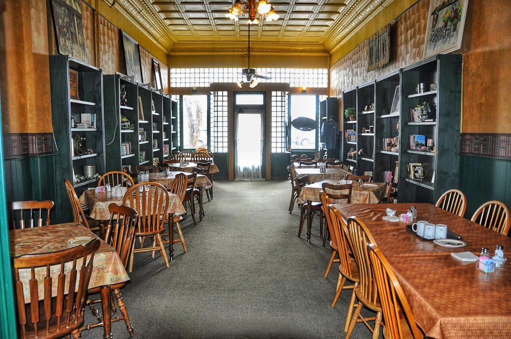 La Plaza Historic Hotel & Restaurant วาลเซนเบิร์ก ภายนอก รูปภาพ