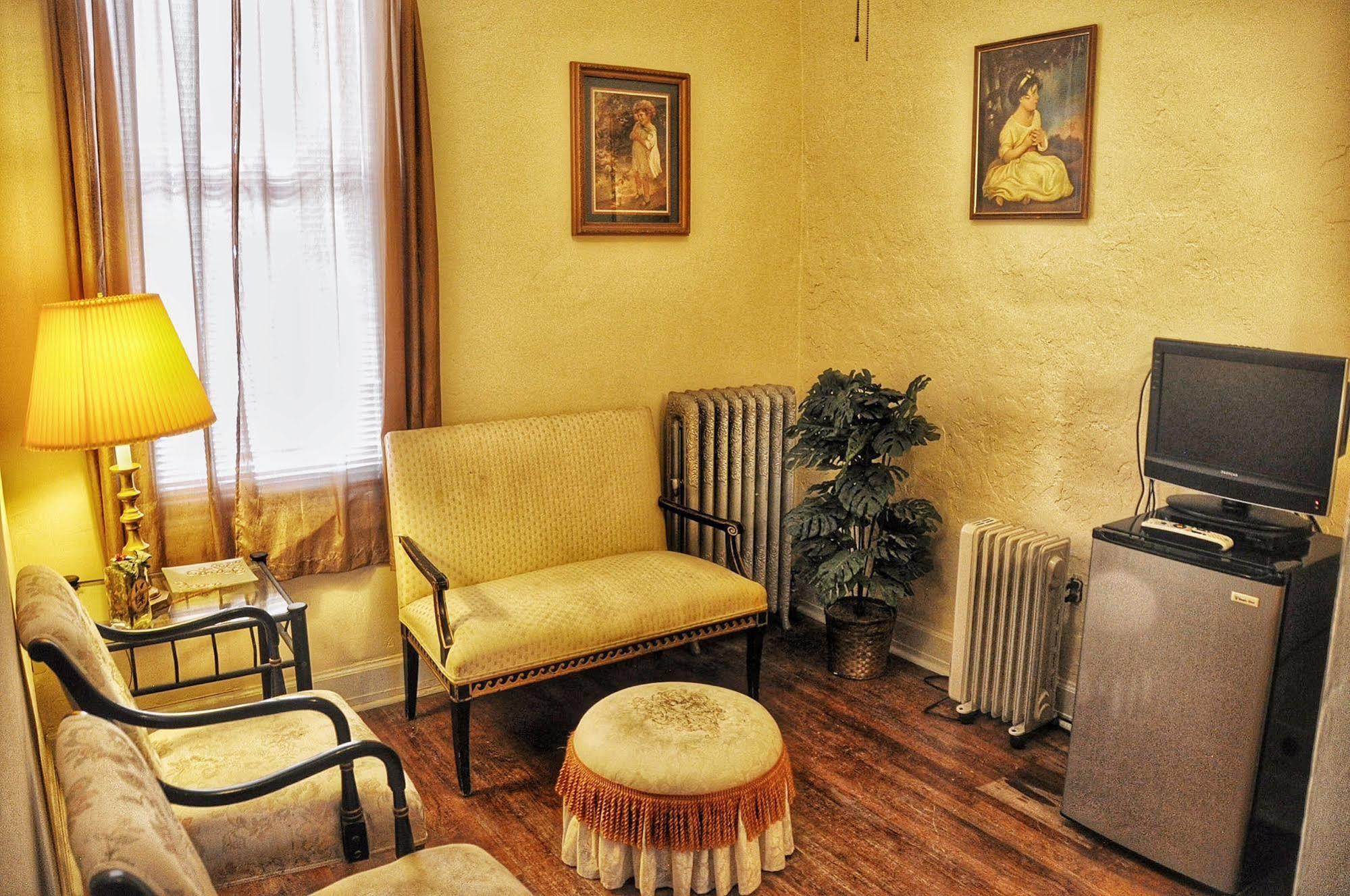 La Plaza Historic Hotel & Restaurant วาลเซนเบิร์ก ภายนอก รูปภาพ