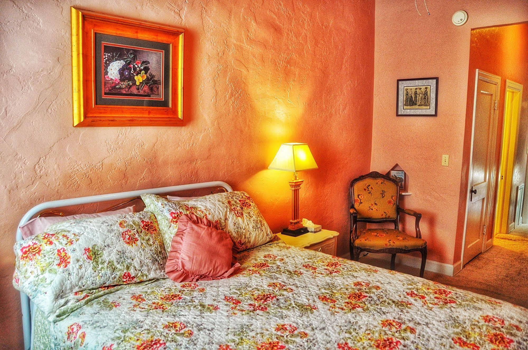 La Plaza Historic Hotel & Restaurant วาลเซนเบิร์ก ภายนอก รูปภาพ